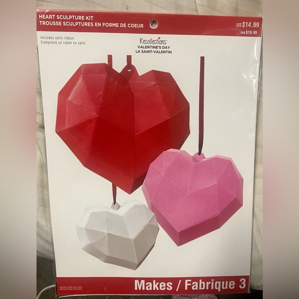 NWT….3 art heart sculpture kit!!!  Super cute!!!